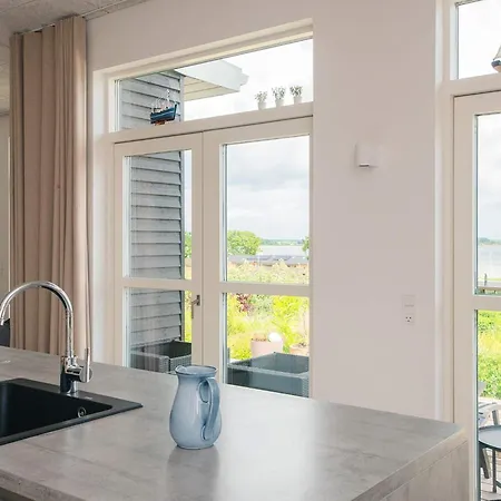 Vakantiehuis 5 Star In Sjolund