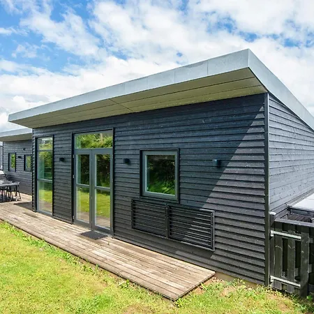 Vakantiehuis 5 Star In Sjolund